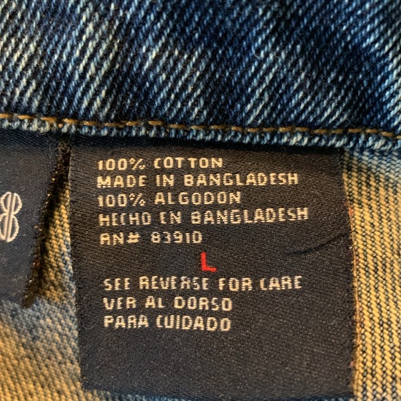 Bill Blass Jeans Jacket adorned with red Celtic cross. - Picture 4 of 5